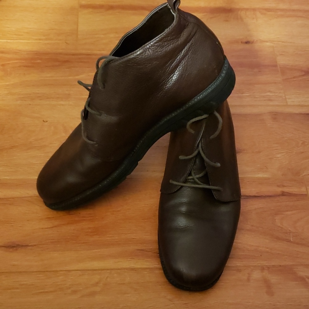 Boots - Picture 2 of 4